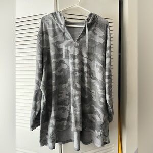 Camouflage Print Hoodie, Women’s Size 3XL